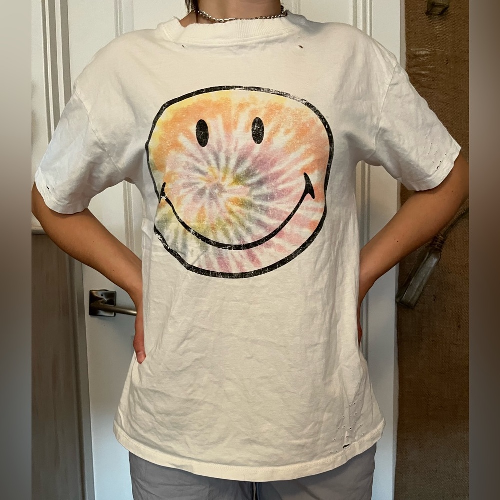 Cotton On smiley face t-shirt